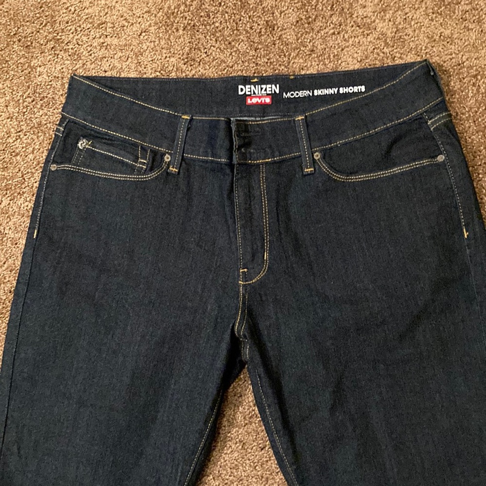 DENIZEN LEVIS WOMEN’S SHORTS. SIZE 18. CUFFS. DARK BLUE. NWOT - Picture 2 of 7